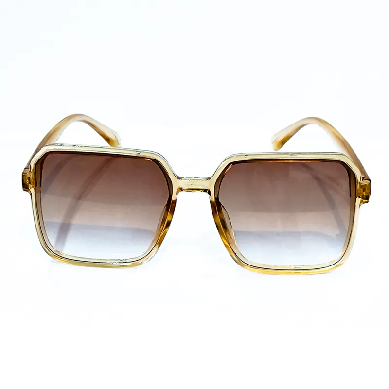 عینک آفتابی رنگ خاص